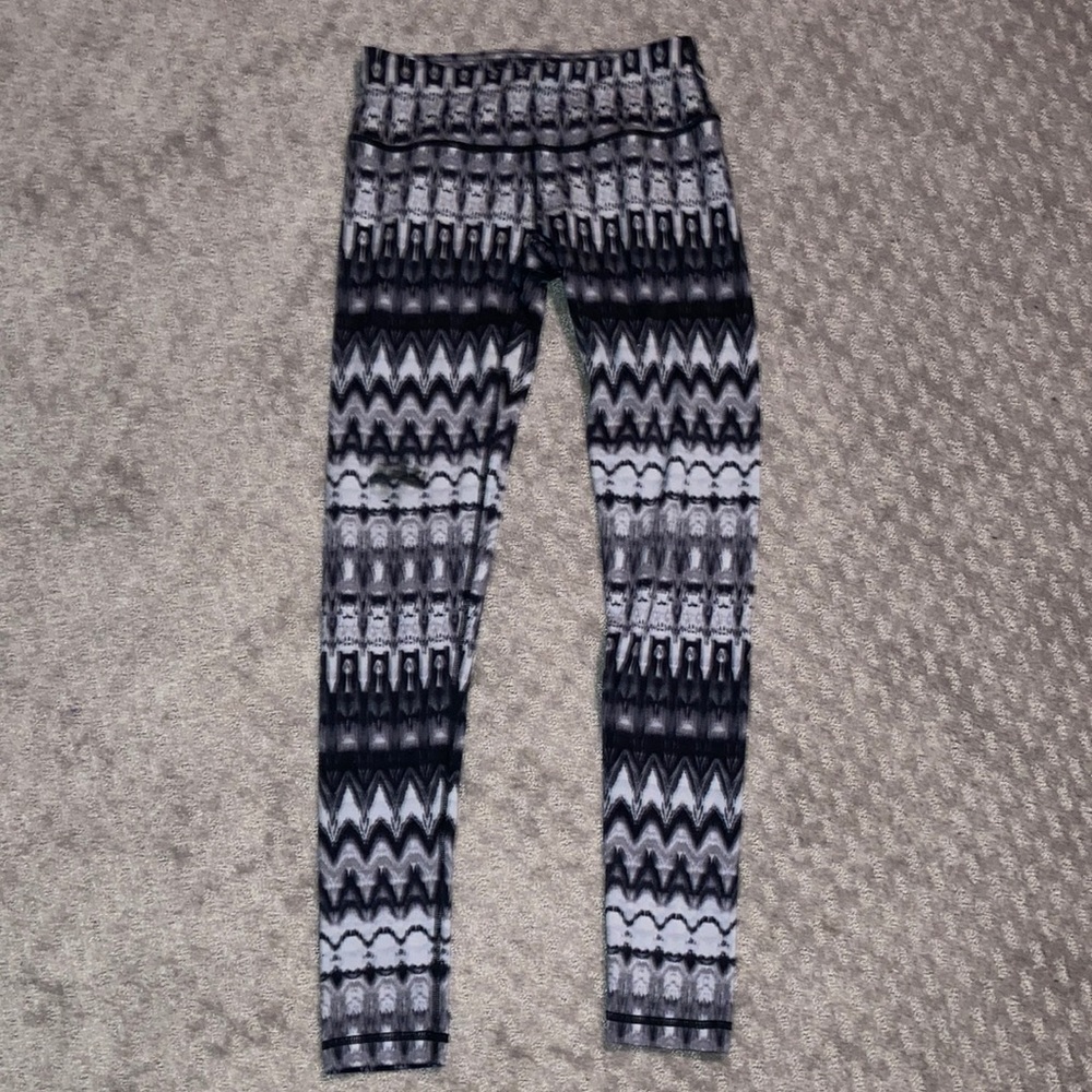 POWER FLEX HIGH WAIST LEGGING in black and white